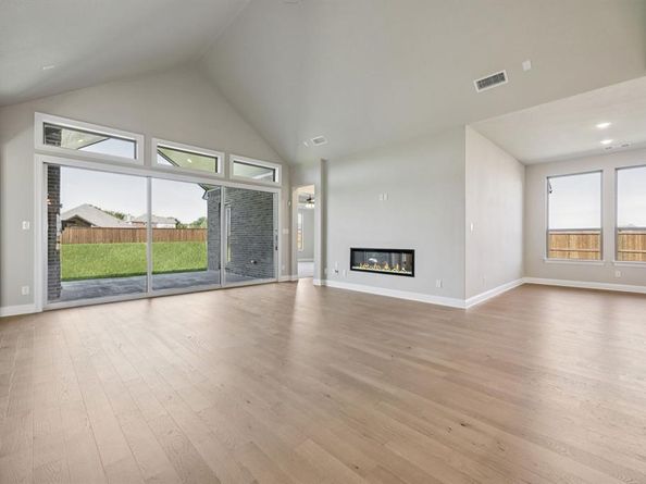 137  Cross Timbers Street , Azle Texas 76020