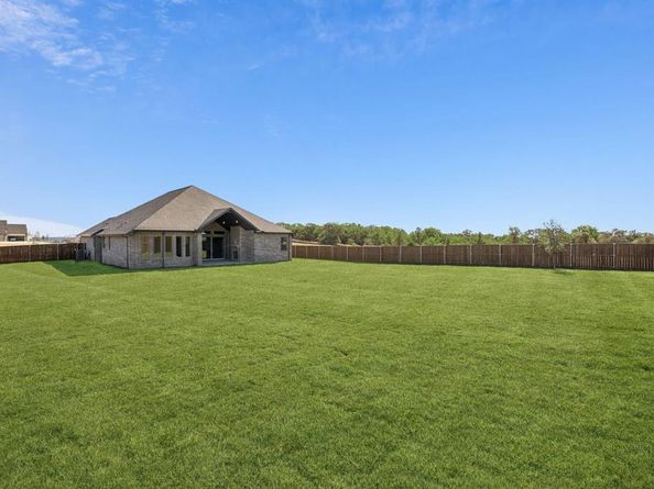 137  Cross Timbers Street , Azle Texas 76020