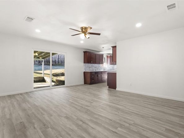 422  Clary Drive , Mesquite Texas 75149