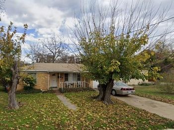 5200  Red Bud Lane 