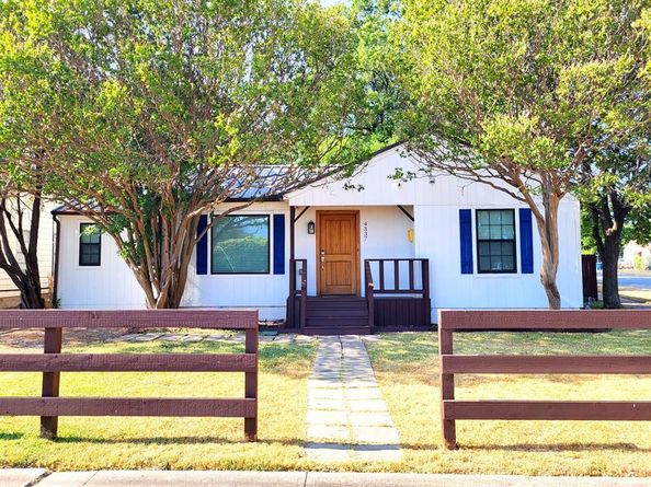 4337  Hopkins Avenue , Dallas Texas 75209