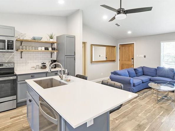 4337  Hopkins Avenue , Dallas Texas 75209