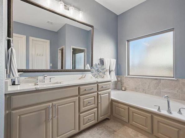 907  Highpoint Way , Roanoke Texas 76262