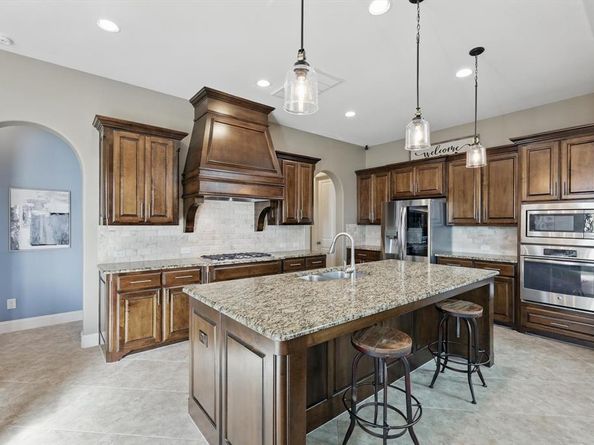 907  Highpoint Way , Roanoke Texas 76262