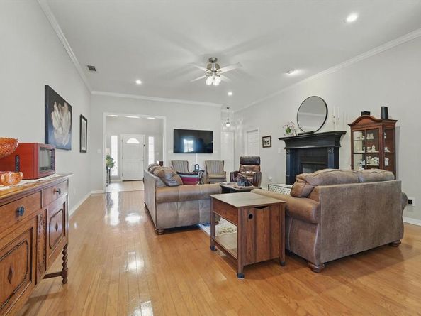 1116  Cresthill Drive  43, Cedar Hill Texas 75104