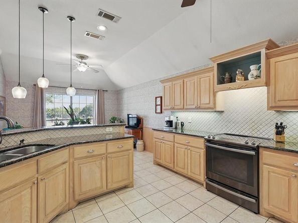 1116  Cresthill Drive  43, Cedar Hill Texas 75104