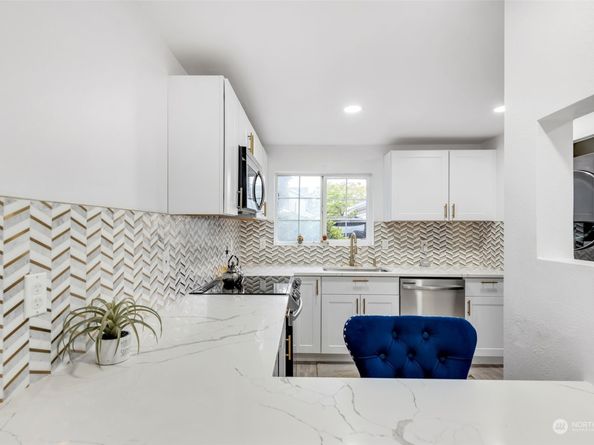 12403 4th Avenue W 1102, Everett WA 98204