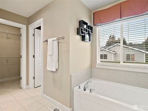 26621 106th Avenue SE, Kent WA 98030