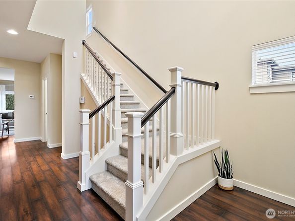 26621 106th Avenue SE, Kent WA 98030