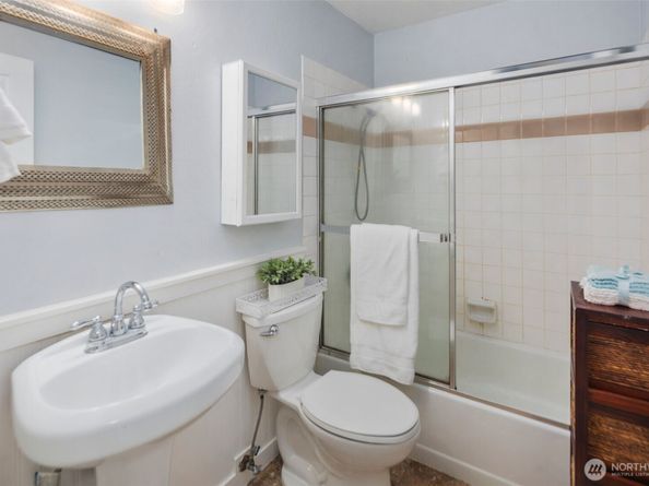 11419 99th Place NE 102, Kirkland WA 98033