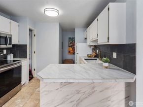 11419 99th Place NE 102, Kirkland WA 98033