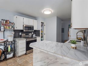 11419 99th Place NE 102, Kirkland WA 98033