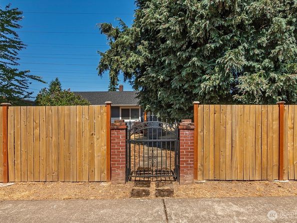 7660 S 126th Street, Seattle WA 98178
