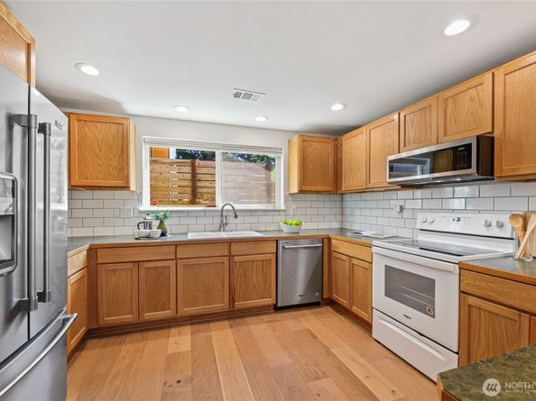 13548 Ashworth Avenue N, Seattle WA 98125