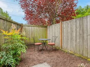 516 B N 46th Street, Seattle WA 98103