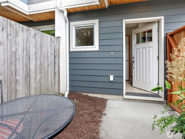 516 B N 46th Street, Seattle WA 98103