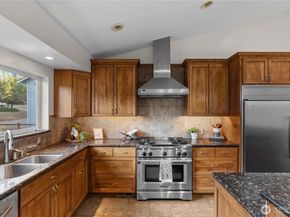 11086 25th Avenue SW, Seattle WA 98146