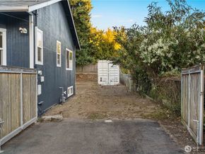 11086 25th Avenue SW, Seattle WA 98146