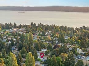 11086 25th Avenue SW, Seattle WA 98146