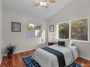 11086 25th Avenue SW, Seattle WA 98146