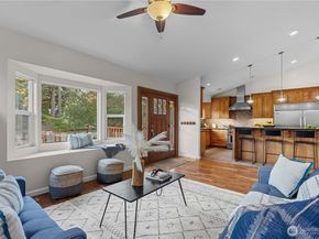 11086 25th Avenue SW, Seattle WA 98146