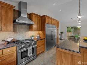 11086 25th Avenue SW, Seattle WA 98146