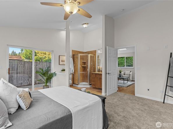 11086 25th Avenue SW, Seattle WA 98146