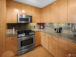 17 W Mercer Street 300, Seattle WA 98119