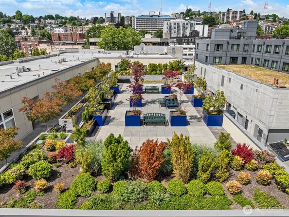 17 W Mercer Street 300, Seattle WA 98119