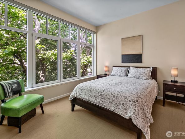 17 W Mercer Street 300, Seattle WA 98119