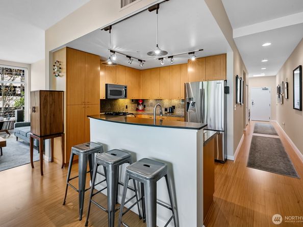 17 W Mercer Street 300, Seattle WA 98119
