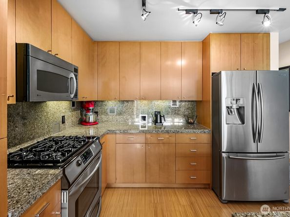 17 W Mercer Street 300, Seattle WA 98119