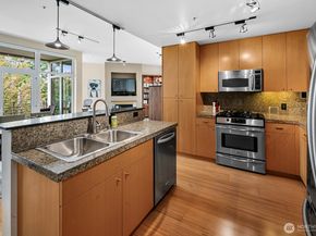 17 W Mercer Street 300, Seattle WA 98119