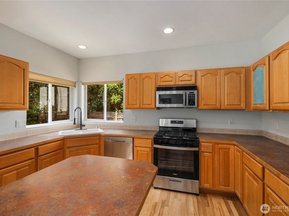 1610 NE Mt Kamela Court, Poulsbo WA 98370