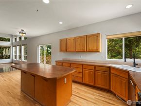1610 NE Mt Kamela Court, Poulsbo WA 98370