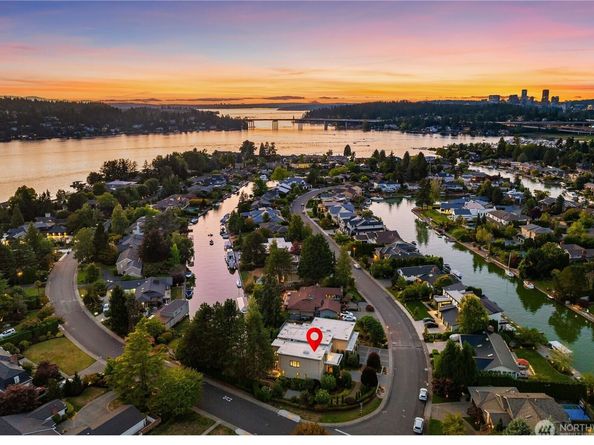 2 Crescent Key SE, Bellevue WA 98006