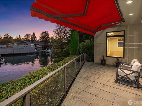 2 Crescent Key SE, Bellevue WA 98006