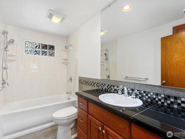 806 Marion Place, Kent WA 98030