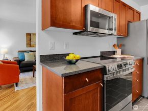 939 N 101st Street 101, Seattle WA 98133