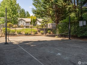 18636 NE 55th Way, Redmond WA 98052