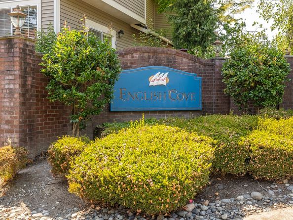 18636 NE 55th Way, Redmond WA 98052