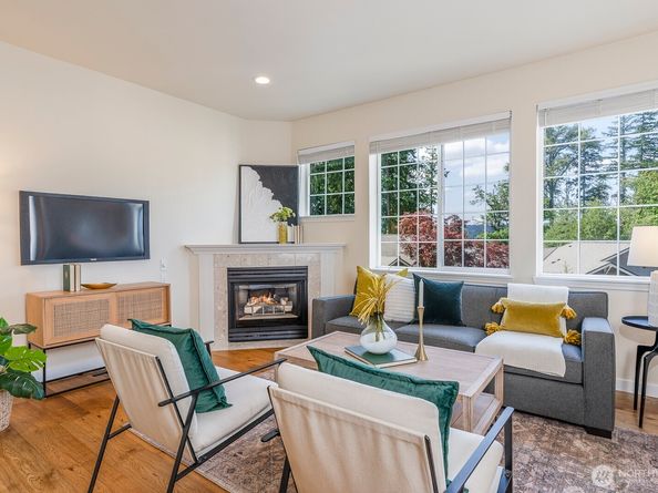 18636 NE 55th Way, Redmond WA 98052