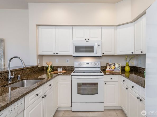 18636 NE 55th Way, Redmond WA 98052