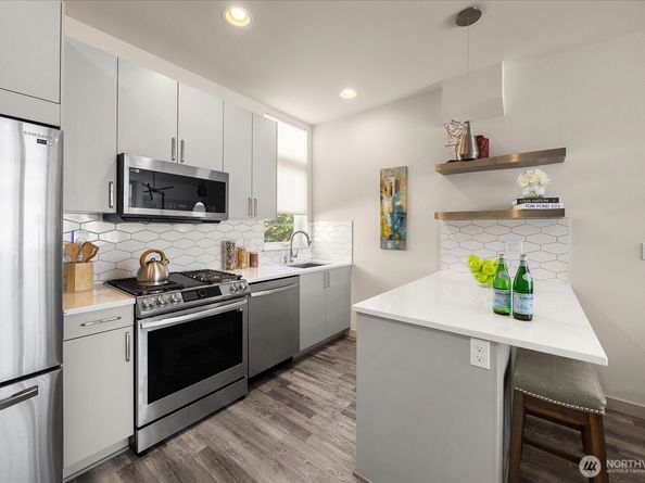 972 N Allen Place, Seattle WA 98103