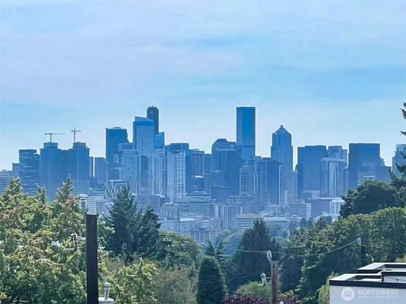 972 N Allen Place, Seattle WA 98103