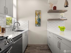 972 N Allen Place, Seattle WA 98103