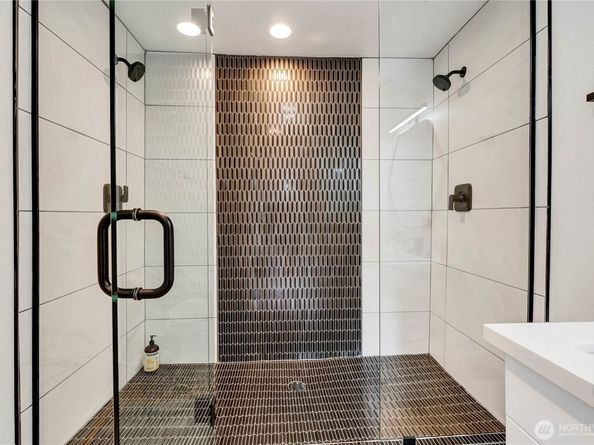108 E Lake Stevens Road, Lake Stevens WA 98258