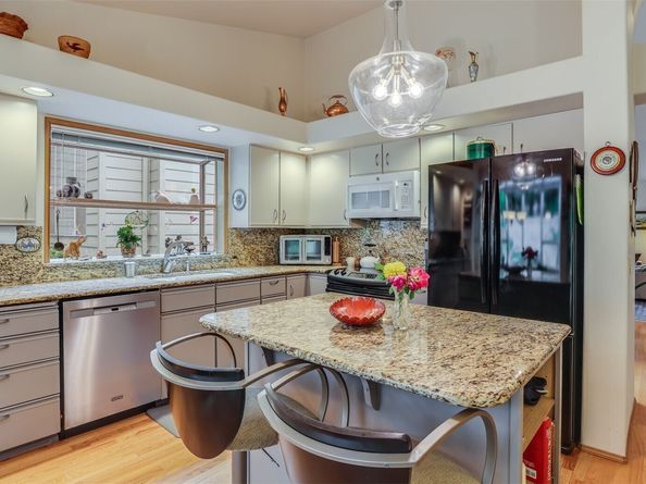 3642 254th Avenue SE, Sammamish WA 98029