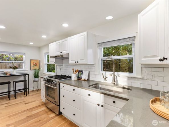 12515 Phinney Avenue N, Seattle WA 98133