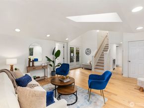 12515 Phinney Avenue N, Seattle WA 98133